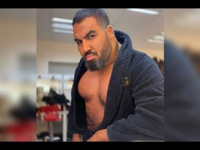 Описва себе си като човекът направил най-известните български песни в света.
