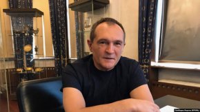 Божков твърди, че е бил изнудван от тях, но по тези си твърдения засега не е разпитван от прокуратурата
