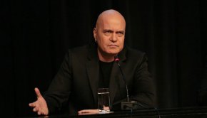 
Хоп, Десподов вкара гол. Супер. По-добър отговор на цялата простотия от победата, няма, пише Слави Трифонов