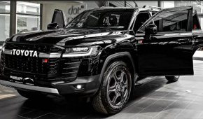 Интериорът му предава солидност, елегантност и технологии, както никога досега.