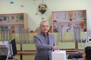 
Донев изрази и надежда на четвъртите поред избори за година и половина да има висока избирателна активност.