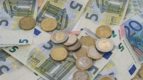 
Сумата по тази програма е над 100 милиона евро, с които трябва да се засили повиши ефективността на усвояване на средствата от Европейския съюз в процеса на кохезия. 