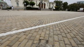 
По думите й проблемният участък е само 5% от общия договор на стойност 17 млн. лева, който обхваща цялата зона 4.