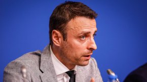 Според него постоянното отсъствие на националния отбор от големи първенства е логично