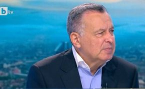 Москаленко коментира, че се надява новото правителство да гласува военна помощ за Украйна. 