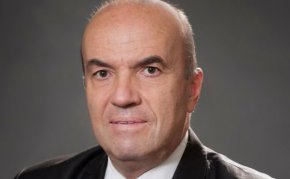 При отчета на свършеното от служебното външно министерство до момента, Милков каза още, че официална информация от руската страна към България във връзка с взрива на Кримския мост, до момента няма.