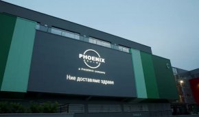 Официално, по закон, у нас никой няма право да поддържа търговска верига. Едно юридическо лице може да притежава до 4 аптеки. Всички обаче сме виждали имената на Марешки или СофармаСИ на стотици обекти из цялата страна.