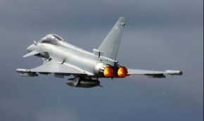 
Самолети Eurofighter от Испания пристигат у нас за съвместна мисия с българските ВВС по охраната на въздушното ни пространство, обяви на брифинг служебният министър на обраната Димитър Стоянов