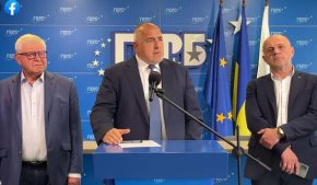 "Това са първостепенните задачи, които трябва да се свършат в държавата", заключи той.