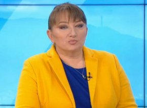 

Тя призова да не се бърза с предопределяне на бъдещите решения преди те да са се случили. Определи правителство на малцинството на ГЕРБ-СДС като краен вариант.