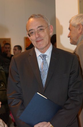  Магистратите явно се явяват специалисти по данъчно счетоводство и борсови експерти, та и историци – знаели са хората какво би се случило на тържището ни преди 15 г. и как би се развило то. Учудващо наистина. 