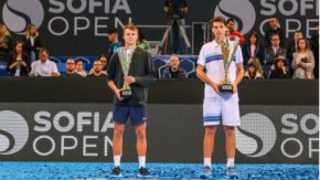 Марк-Андреас Хюслер (вдясно) спечели последния, седми турнир на АТР в София.