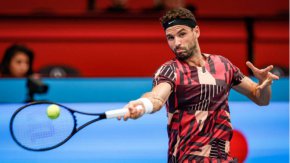 
Той се наложи над американеца Маркос Гирон с 6:3, 4:6, 6:4 и стигна до най-добрите четири за трети път тази година след Мелбърн през януари и Монте Карло през април.