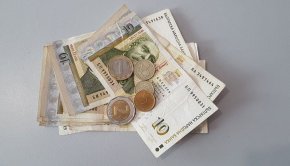 От своя страна министърът на финансите Росица Велкова припомни, че ако се предложат политики от служебно правителство - това изкривява волята на Народното събрание.