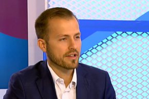 Референдум е невъзможен, защото това е бюджетен въпрос", подчерта Митев.
 