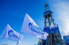 В същото време търсенето на газ на "Газпром" от газопреносната система на вътрешния пазар на Русия се е свило с 5,6% (с 11,1 млрд. куб. м)) за първите 10 месеца на тази година.
