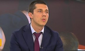 "За нас воденето на политика с поставяне на условия не е приоритет. Ще направим всичко възможно да го реализираме този мандат, ако стигне до нас. С БСП имаме общи политики и идеи", добави Иванов.