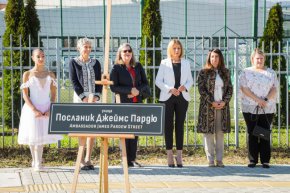 В това число на незаслужилите явно да бъдат увековечени с улици големи българи попада Стефан Данаилов