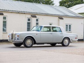 Rolls Royce Silver Shadow от 1974 г., принадлежал някога на Фреди Меркюри, беше продаден на търг на Сотби’с в Лондон за над € 325 000, съобщи китаристът на Queen Брайън Мей