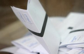 
Петиция с 6500 подписа срещу хартиената бюлетина внесоха в НС адв. д-р Атанас Бояджиев и група юристи