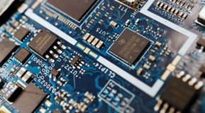 
Друго придобиване - на баварската компания ERS Electronic от китайски инвеститор - също е било забранено от федералния кабинет по искане на Хабек, съобщава вестник Handelsblatt, който се позовава на свои източници в правителството.