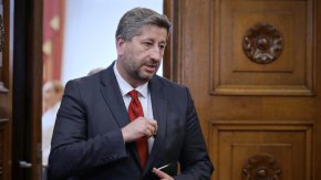 „Демократична България” ще призове „Продължаваме Промяната” за по-сериозни усилия за реализиране на втория мандат, заяви председателя на ПГ на ДБ Христо Иванов във връзка с перспективата за редовно правителство.