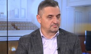 След организационната ликвидация на БСП, днес нямаме председател, а монарх, заяви Добрев.