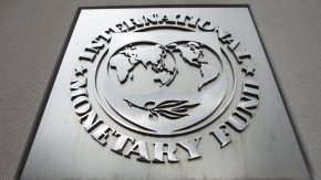 
МВФ отбеляза, че през последните месеци се наблюдава постоянно влошаване на индексите на мениджърите по покупките (PMI), които проследяват редица икономики от Г-20.