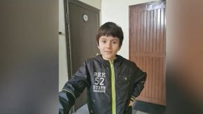

От МВР обаче подчертават, че в последните дни се проверяват множество сигнали от граждани, като нито един от тях не е довел до откриването на детето