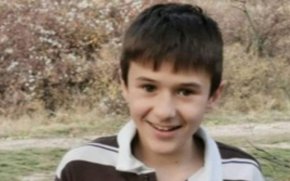 
Междувременно доброволци са недоволни от това как протича търсенето и подозират, че получават грешни сигнали от бащата на изгубеното дете