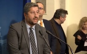 
Разговорите с ПП за общи кандидатури за местните избори догодина са на първоначален етап и конкретни имена не са обсъждани, увери Христо Иванов. Той определи като "спекулации" лансираните в медиите имена.