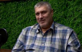 Той се върна в зората на новия век, когато бе водещ в bTV на предаването "Формула плюс". "Раздавахме награди, включително апартамент, леки коли. Беше много забавно", сподели с усмивка Любо.