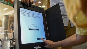 
Тази седмица парламентът ще продължи безплодните дебати за промени в Изборния кодекс.