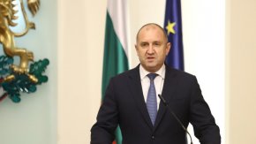 . “Дали това е основният приоритет на обществото ни, както и четиричасовият дебат за наименованието на закона, дълбоко се съмнявам”, подчерта той.