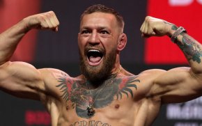 
Двубоят между Нурмагомедов и Макгрегър се проведе през октомври 2018 г. Тогава руснакът спечели в четвъртия рунд, нанасяйки второ поражение на ирландеца в организацията.

 