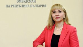 Уведомяването за такива натрупани компенсаторни такси към АПИ да става в рамките на три работни дни, да се извършва корекция при сгрешени до три символа на регистрационния номер, както и корекция  при неизписването на символ от номера на автомобил - предлага Ковачева.