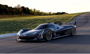 "Този състезателен автомобил има невероятни пропорции, той е много по-широк от досегашния автомобил DPi, по-нисък и по-дълъг е и наистина елегантен. Мечтата на дизайнера е да получи такива пропорции, с които да работи. "
