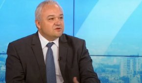 Разочарова ме подобна манипулация в навечерието на решението за Шенген, каза Демерджиев.
