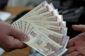 "Продължаваме промяната" ще предложат преди окончателното приемане на промените увеличаването на заплатата да става автоматично и на базата на 6-месечен предходен срок, за да е по-изгодно за работниците, заяви Кирил Петков.