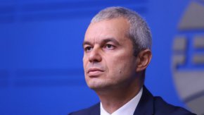 
Причината е, че имат сериозни вътрешно и външнополитически различия по основни политически въпроси.