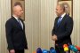  Проф. Габровски връчва на президента папката