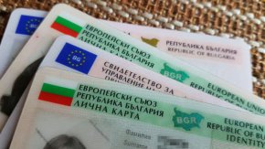 
Голяма част от хората, останали без адрес, отиват в приюти за бездомни, но те не могат да дадат адресна регистрация, коментира адвокатът.  
