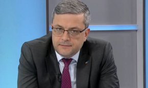 По думите му няма да се стигне и до предложение за правителство: "Всички тези писма са една пушилка, за да могат ПП да върнат накрая мандата неизпълнен".