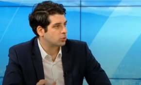 "Взехме 2,7 млрд. лева. Следващата сума от 724 млн. евро няма да можем да я поискаме, докато не сме си свършили работата по тези 66 мерки, от които 22 минават през парламента", каза Пеканов.