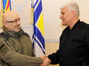 Той подчерта, че от началото на руската въоръжена агресия България е предоставила хуманитарна помощ на Украйна в размер на 448 милиона лева. Българското Министерство на отбраната предостави хуманитарна помощ от 2000 каски и 2000 бронежилетки, 350 броя медицински комплекти, 5000 комплекта зимни дрехи и 5000 чифта зимни обувки.
