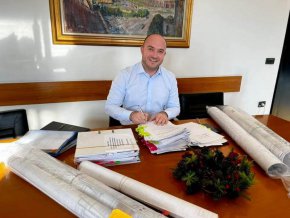  Подписвайки решение номер 1012 пожелавам на всички ни да намираме воля и сили за разбирателство и съгласие по важните теми за града ни - отвъд политическите боричкания и егото
