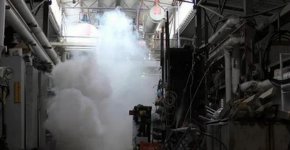 Поне една от цистерните е паднала в коритото на река Нишава.