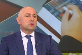 
Той прогнозира, че през тази година инфлацията ще бъде под 10 процента. „Смятам, че увеличаването на лихвените проценти от БНБ и кредитните институции, ще намали леко потреблението и този хъс към ипотечните кредити, който се наблюдава в момента. Надявам се, че още през първото тримесечие ще станем свидетели на поетапно намаляване на инфлацията”.