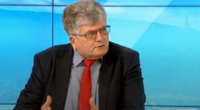 
По думите му по-топлата зима означава по-малко използвано количество газ от газохранилището в Чирен.