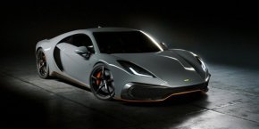 
Подобно на всички Nobles преди него, M500 остава подчертано старомоден, тъй като няма въздушни възглавници или антиблокиращи спирачки